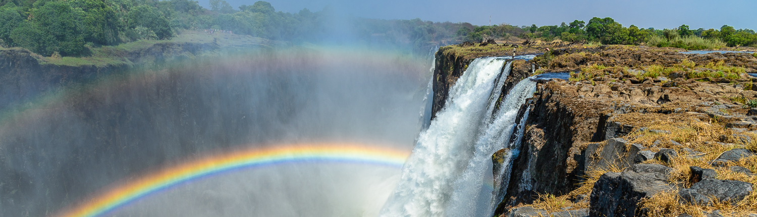 L'arcobaleno doppio delle cascate Vittoria in Zambia