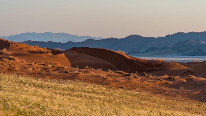 Sonnenaufgang in den Duenen von Namibia